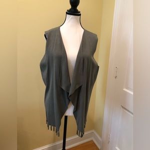 ✨Chicos shawl styled sleeveless sweater😍